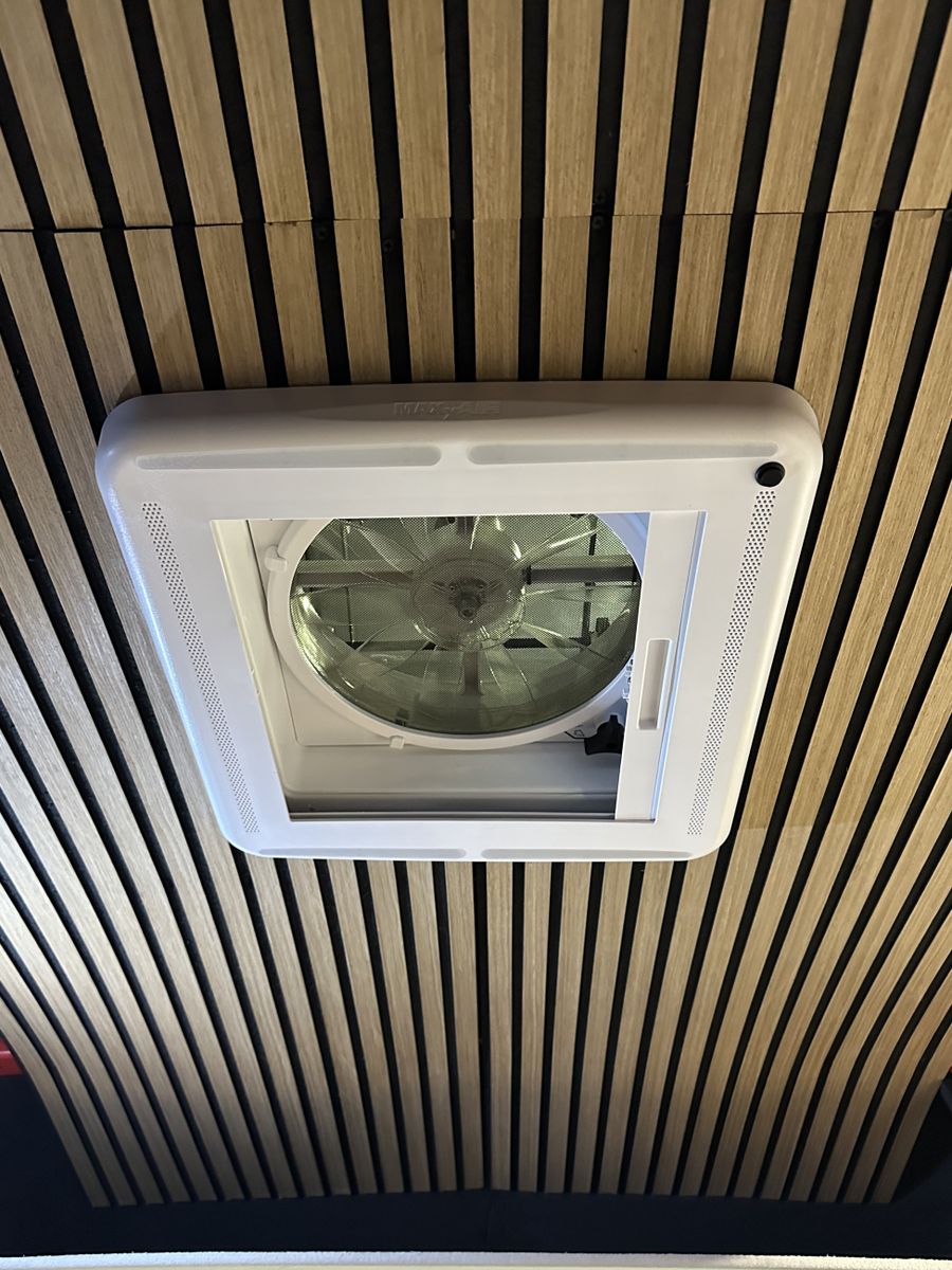 Fahrzeugabbildung Volkswagen Crafter 2.0 TDI Lang Hochdach CAMPER+KAM+AHK+2Hd