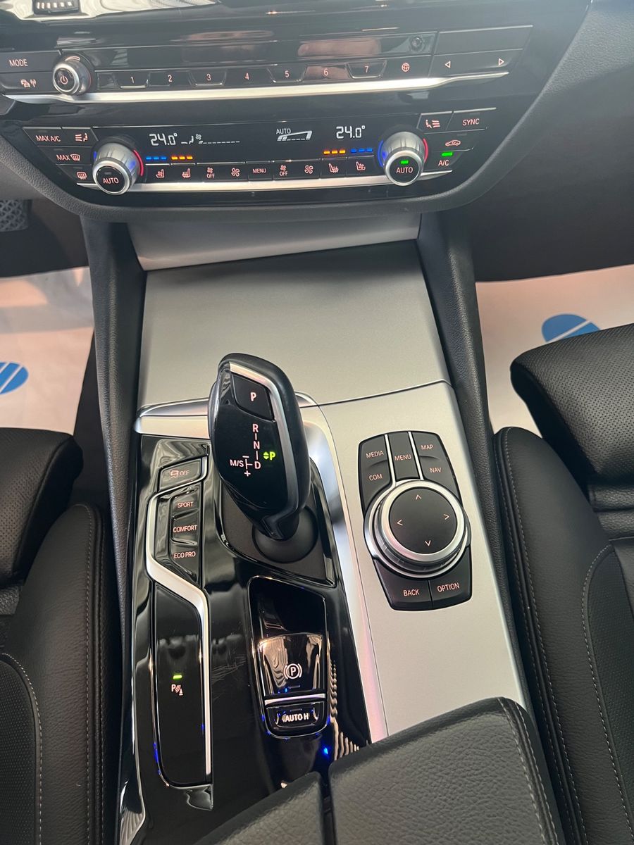 Fahrzeugabbildung BMW 520 d Lim. Mild Hybrid *SITZBELÜFTUNG*MEMORY*