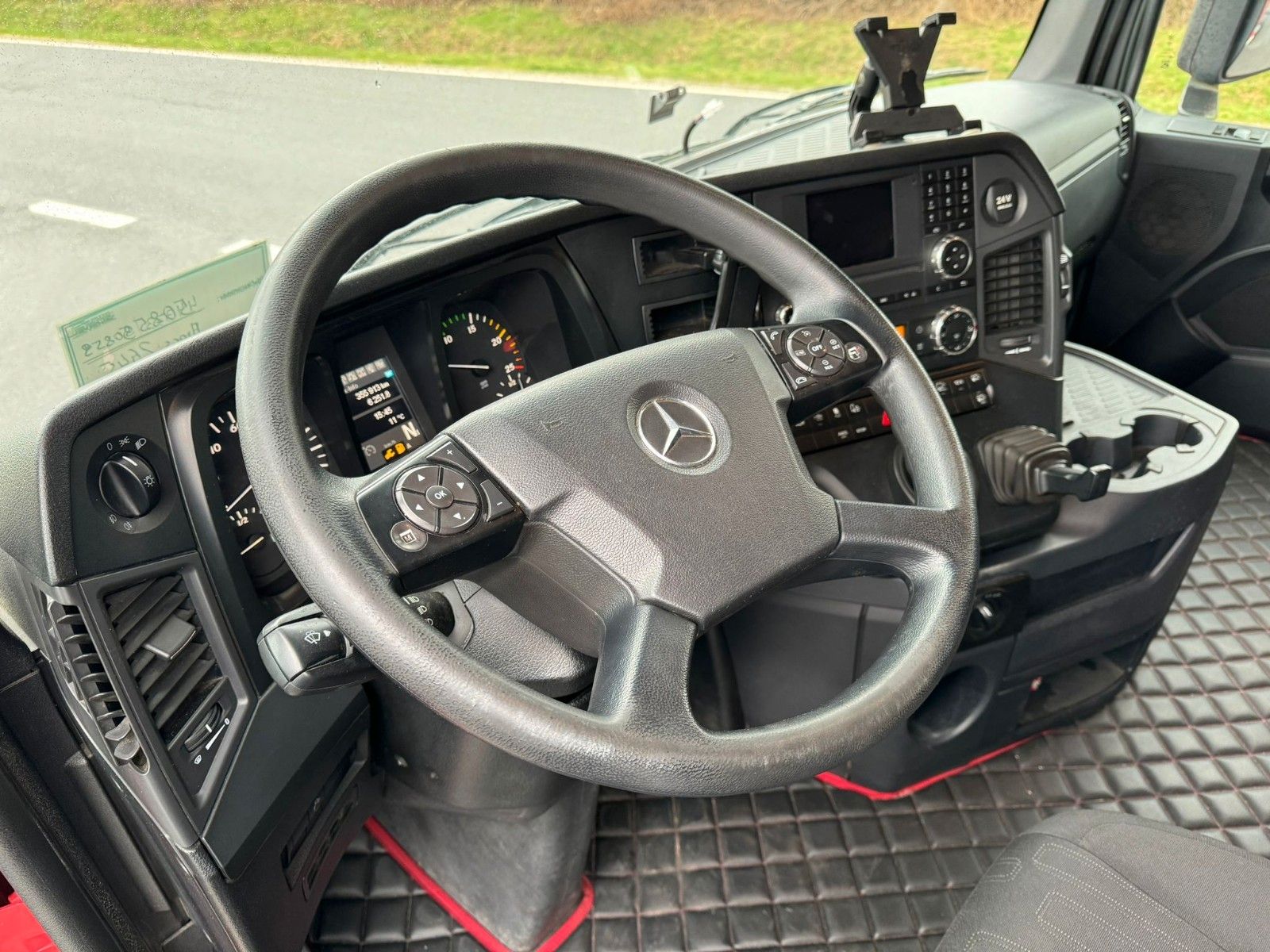 Fahrzeugabbildung Mercedes-Benz Arocs 2645 6x4 SZM Kipphydraulik