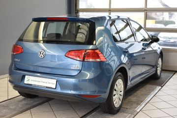 Volkswagen Golf - 6