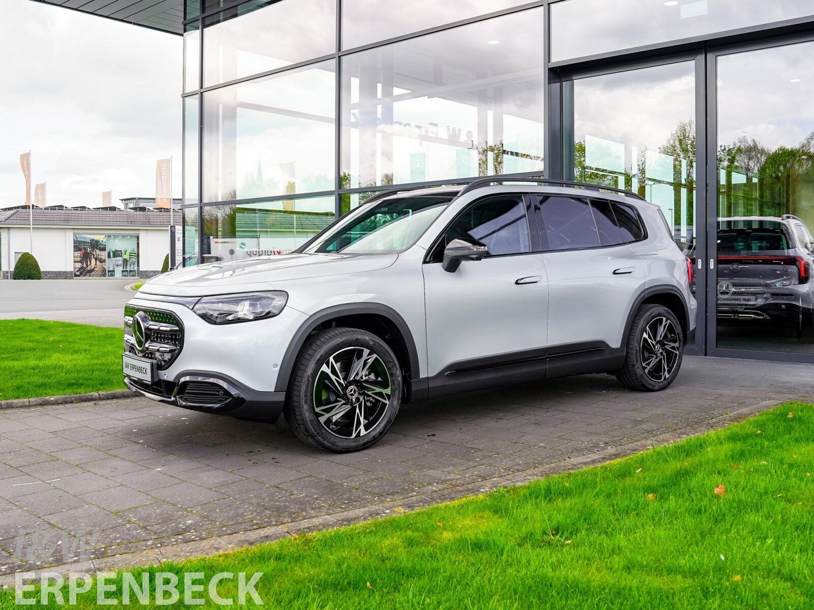 Fahrzeugabbildung Mercedes-Benz GLB 250+ *Night Paket*AHK*Winter Paket*THERMATIC