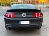 Ford Mustang GT 5.0 PANO DE ERSTAUSLIEFERUNG VOLL - Ford aus 2011