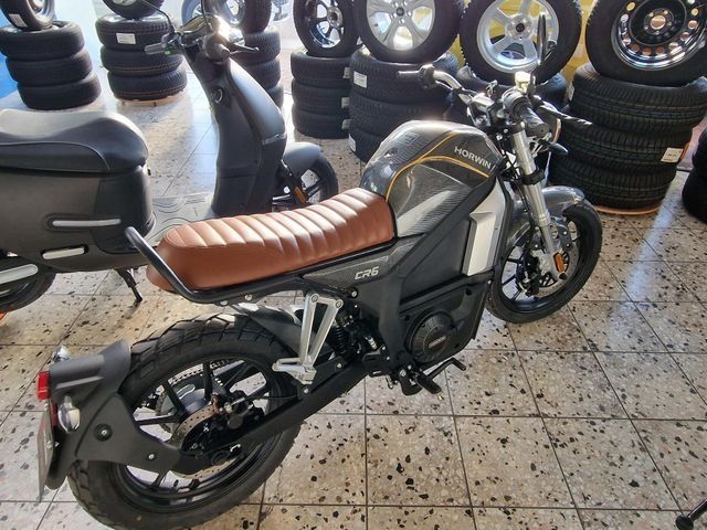 Fahrzeugabbildung Horwin CR6 Elektro, bis 120km Reichweite, Carbon Look