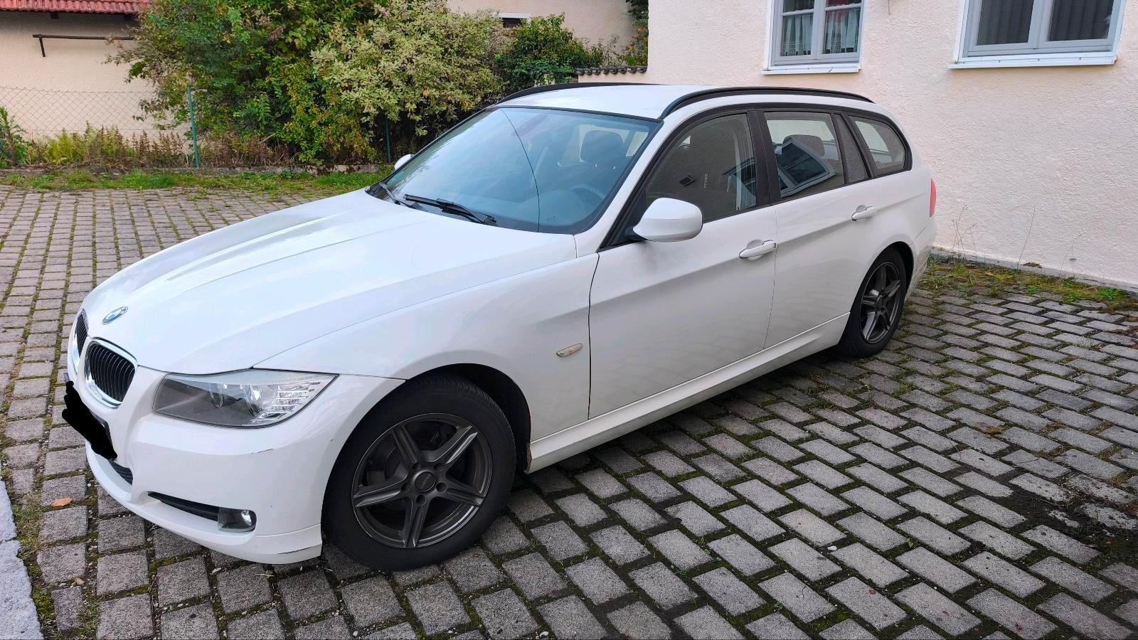 BMW 318 2010 — engine 143 HP (105kW)