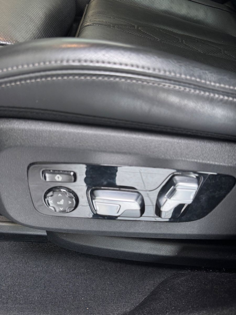 Fahrzeugabbildung BMW X6 xDrive 40 i M Sport/Carbon/Vollausstattung!