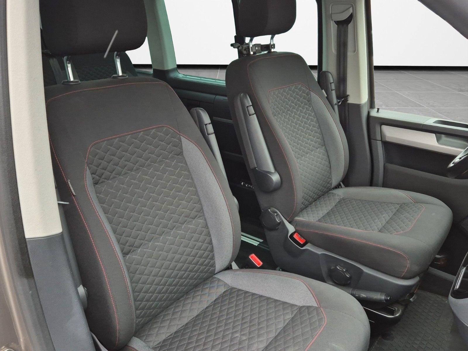 Fahrzeugabbildung Volkswagen T6 2.0 TDI COMFORT DSG AHK LED KAM STHZ WINTERR