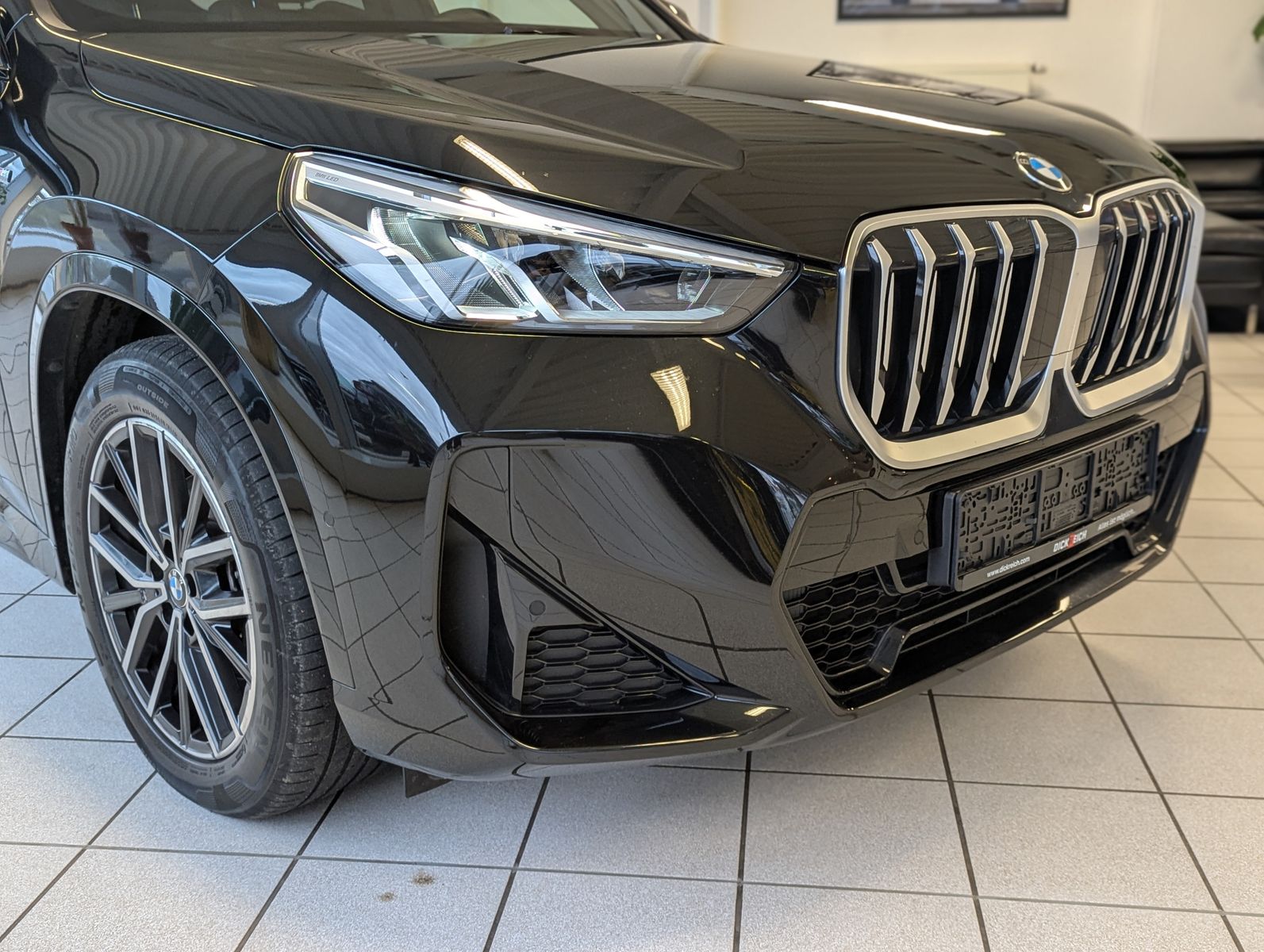 BMW X1 18d sDrive M-Sport Travel-Paket Pano Cam AHK - Image 9