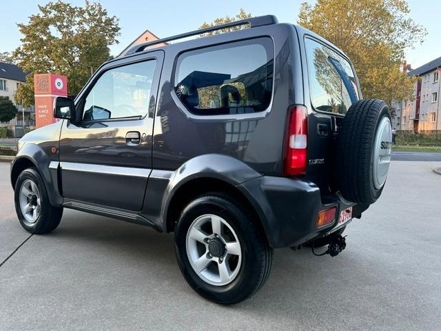 SUZUKI JIMNY RANGER 1.3 VVT 86ch 4X4 BVA - CAMÉRA DE RECUL - CLIMATISATION - JANTES ALLIAGE - ATTELAGE AMOVIBLE