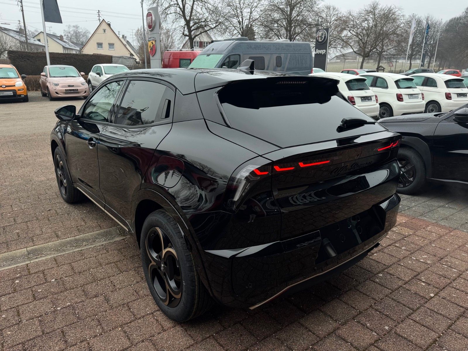 Fahrzeugabbildung Alfa Romeo Junior Ibrida 1.2 Intensa Automatik Navi Kamera