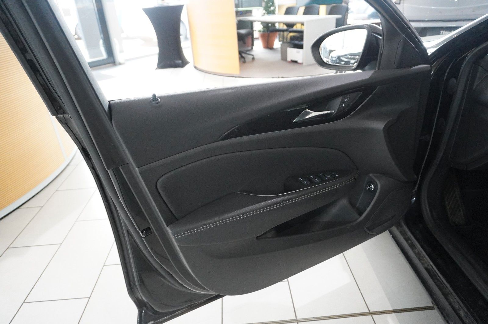 Fahrzeugabbildung Opel Insignia B ST 2.0D ELEGANCE NAVI/LED/KAMERA/AHK
