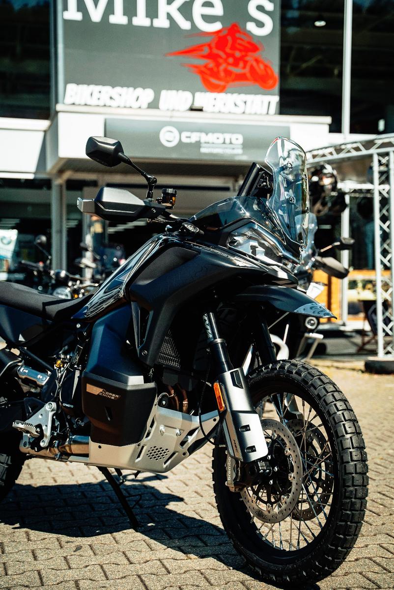 CFMOTO 1000MT-X Nebula Black