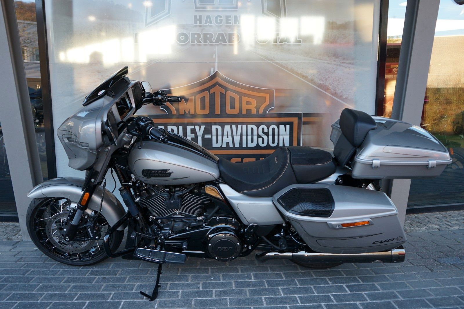 Fahrzeugabbildung Harley-Davidson Street Glide CVO 121cui