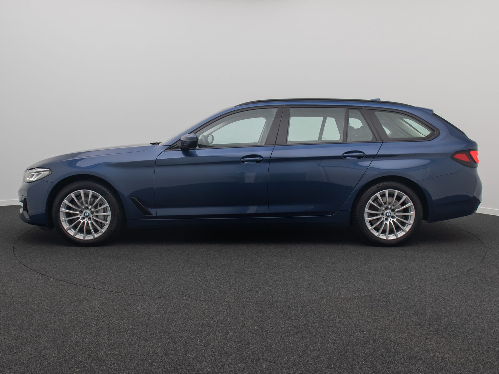 Fahrzeugabbildung BMW 540d xD Panorama Kamera DAB HiFi Lenkrhzg Sport
