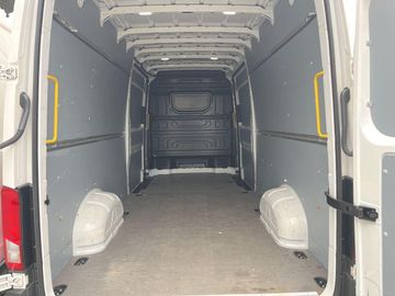 Volkswagen Crafter - 11