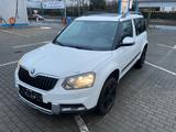Skoda Yeti Ambition Outdoor 4x4 Panorama Sportsitz PDC - Skoda Yeti Gebrauchtwagen in Frankfurt