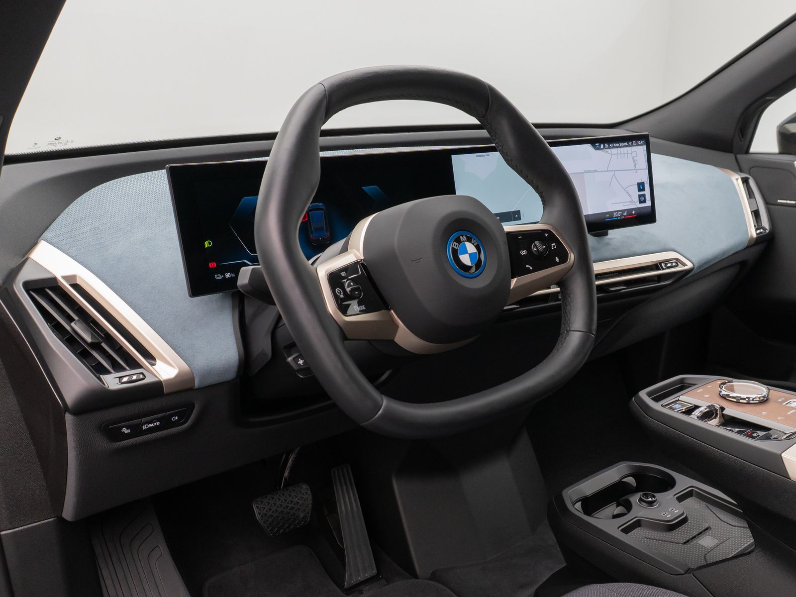 Fahrzeugabbildung BMW iX xD50 Panorama 360°Laser DAB H/K AHK Sport 22"