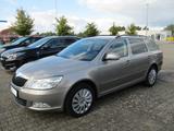 Skoda Octavia Combi Family, Klimaaut.,Sitzh.,HU/AU neu - Skoda Octavia aus 2011: Kombi