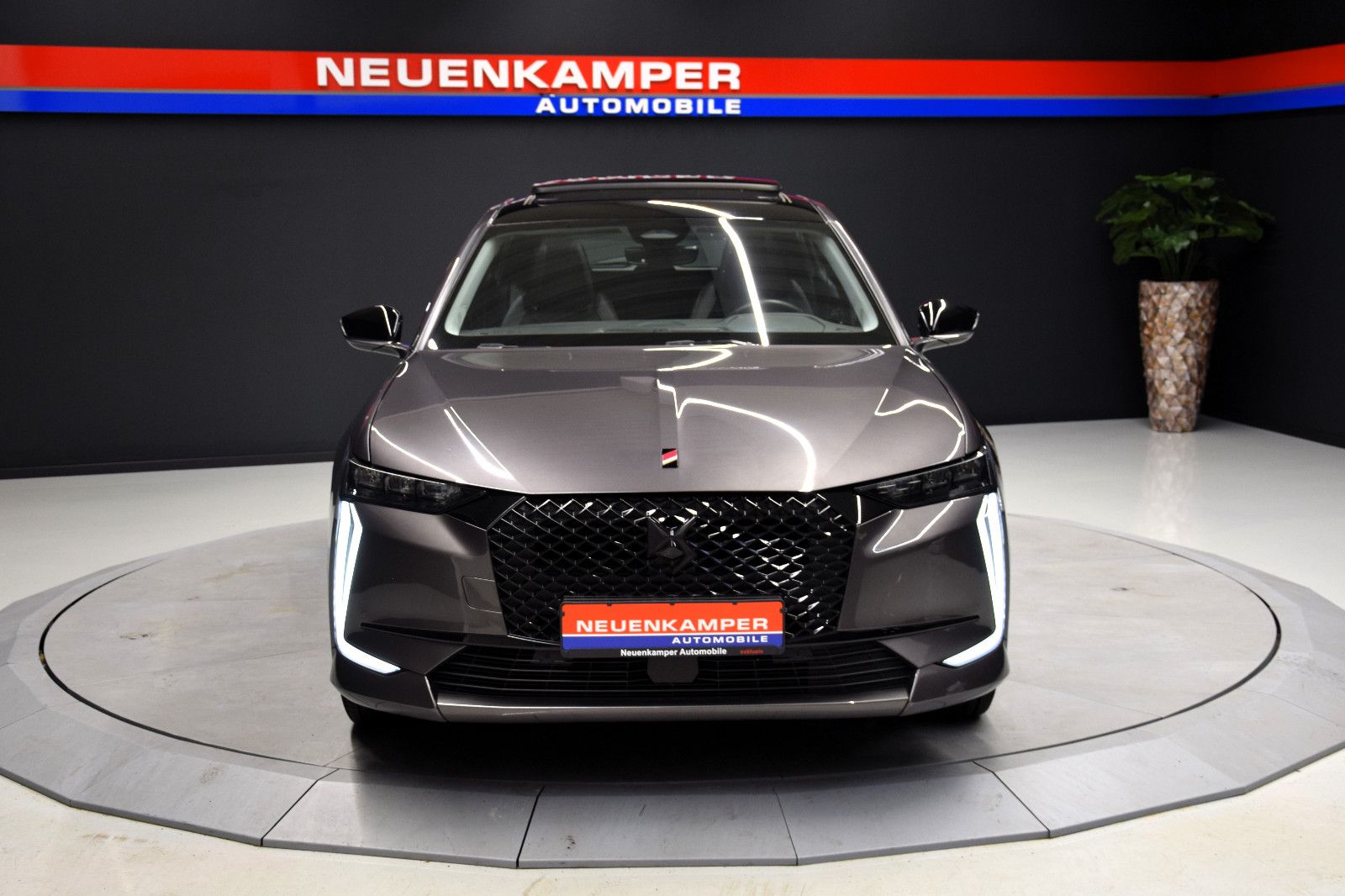 Fahrzeugabbildung DS Automobiles DS4 Performance Line Pano Sitzheizung
