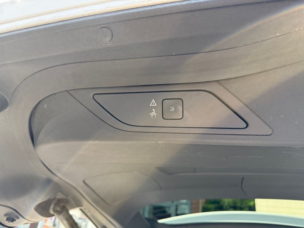 Fahrzeugabbildung Citroën Grand C4 Spacetourer PureTech 130 EAT8 SHINE