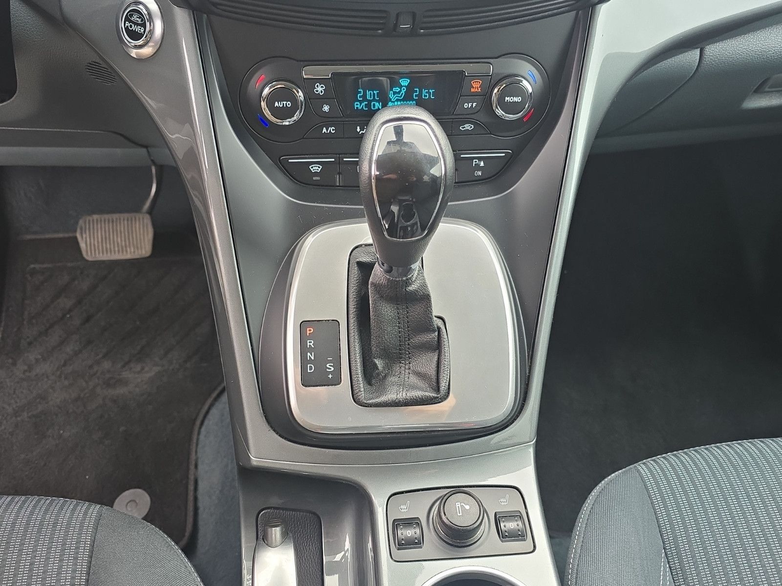 Fahrzeugabbildung Ford Grand C-MAX Titanium 7-SITZER AUTOMATIK TEMPOMAT