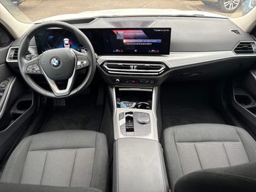 BMW 320d xDrive Limousine HiFi DAB LED Klimaaut.