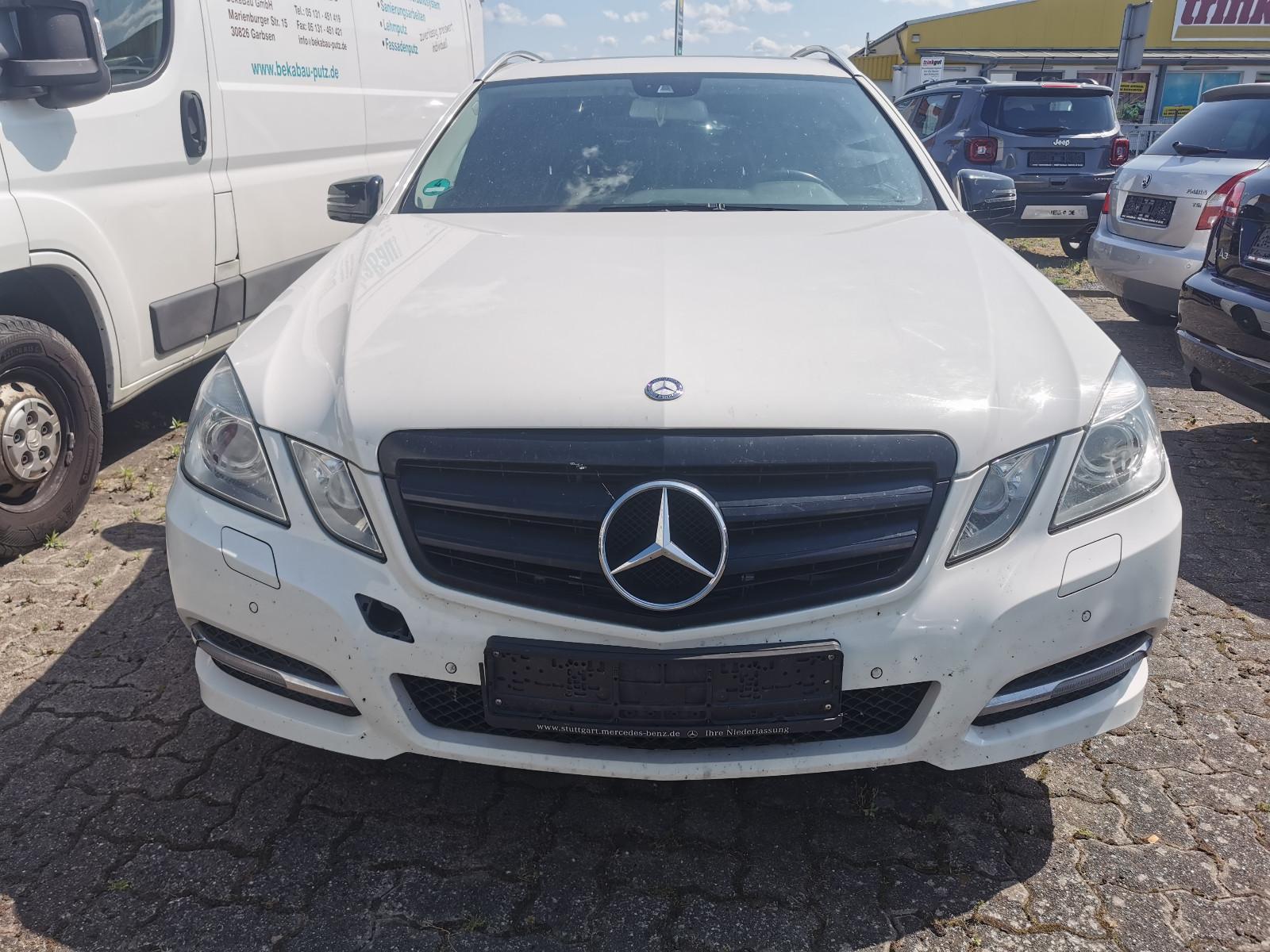 Mercedes-Benz E250 2011 — rear view