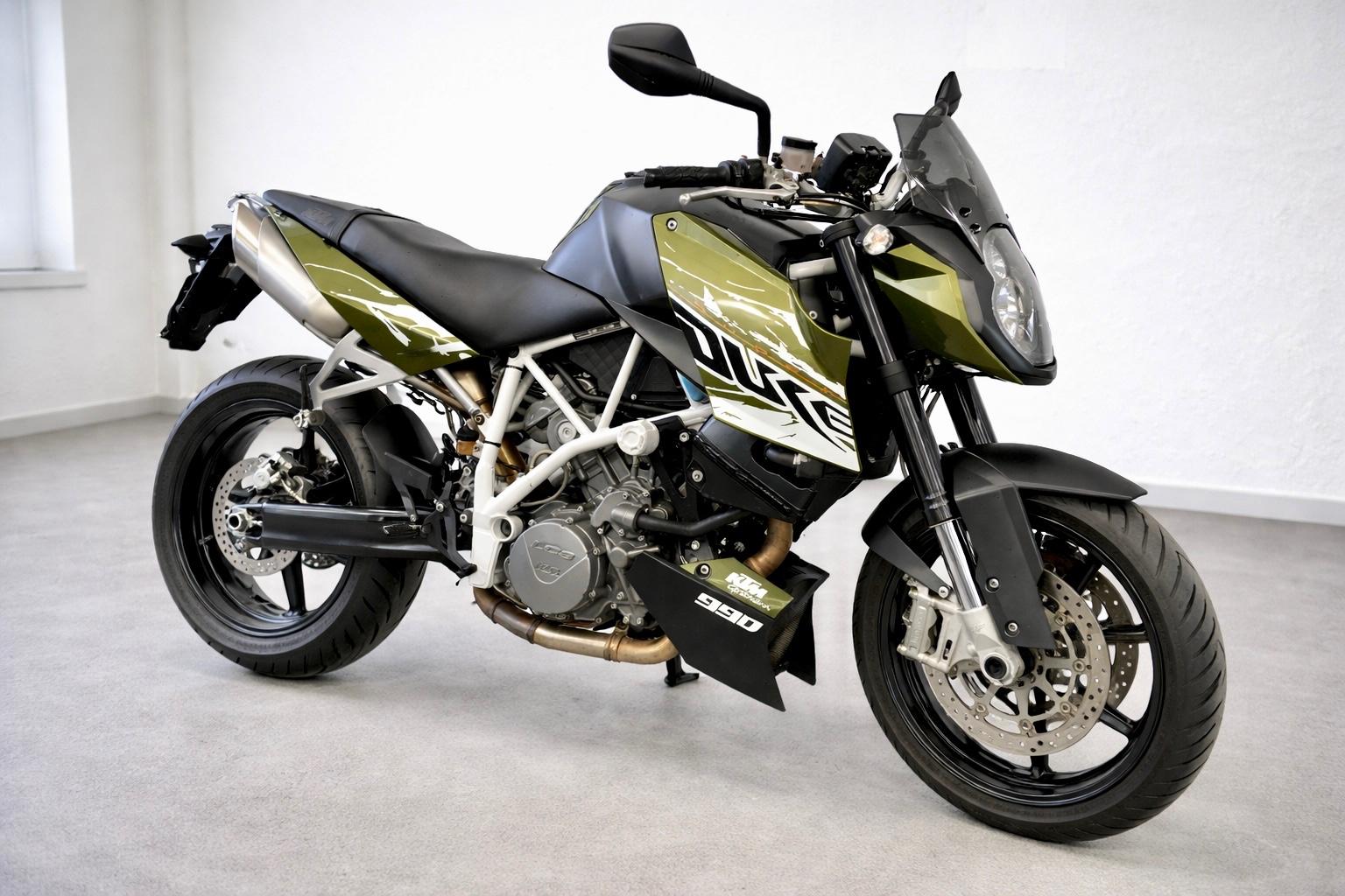 KTM 990 SuperDuke LC8