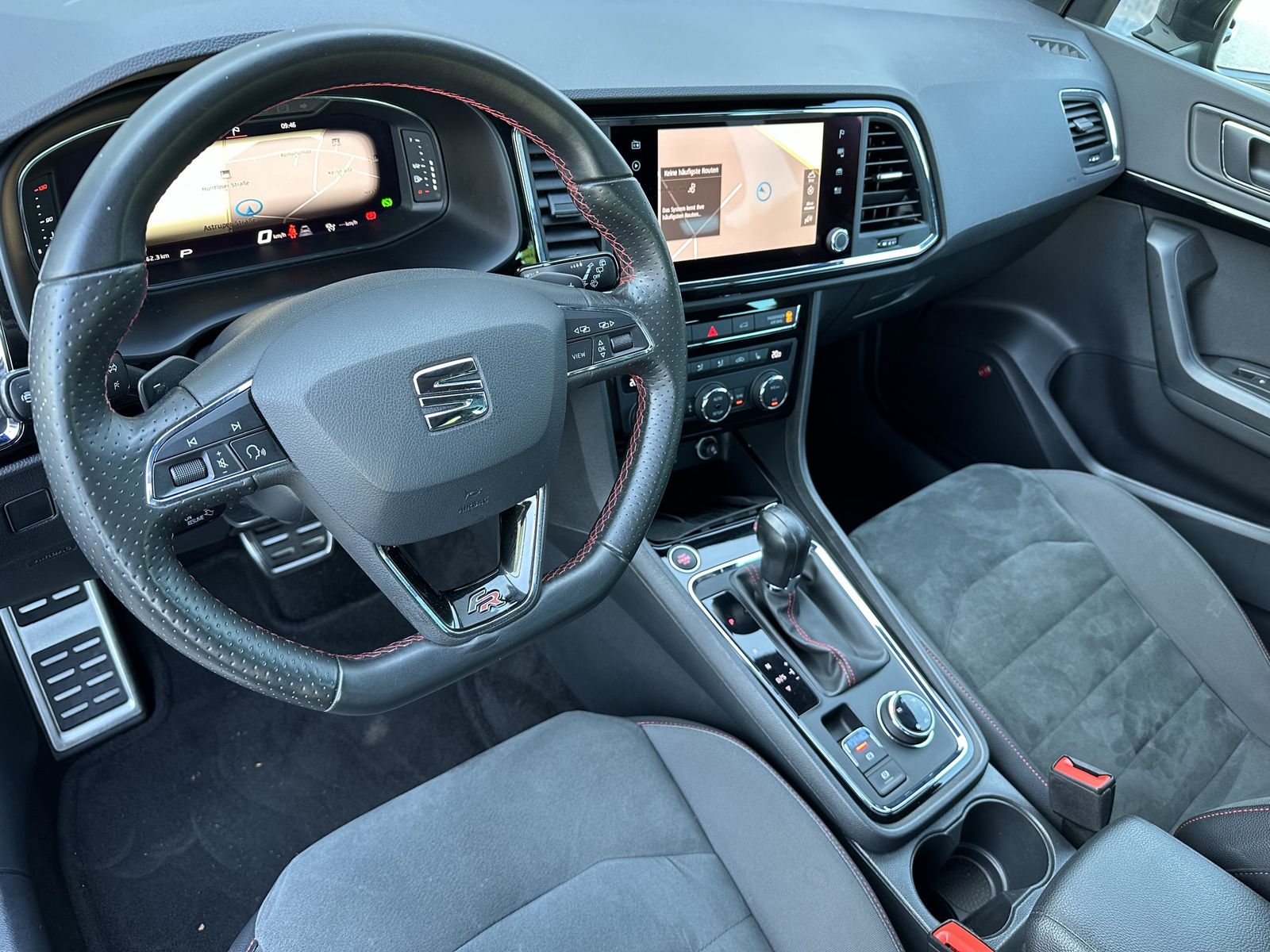 Fahrzeugabbildung SEAT Ateca 2.0 TSI DSG 4D FR NAV+LED+ACC+360°+BEATS