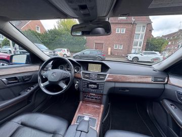 Mercedes E 220 - 8