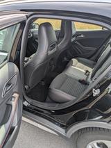 Mercedes-Benz GLA 220 d 4MATIC AMG Line Leder AHK Navi - gebrauchte Mercedes-Benz GLA 220 aus dem Jahr 2015