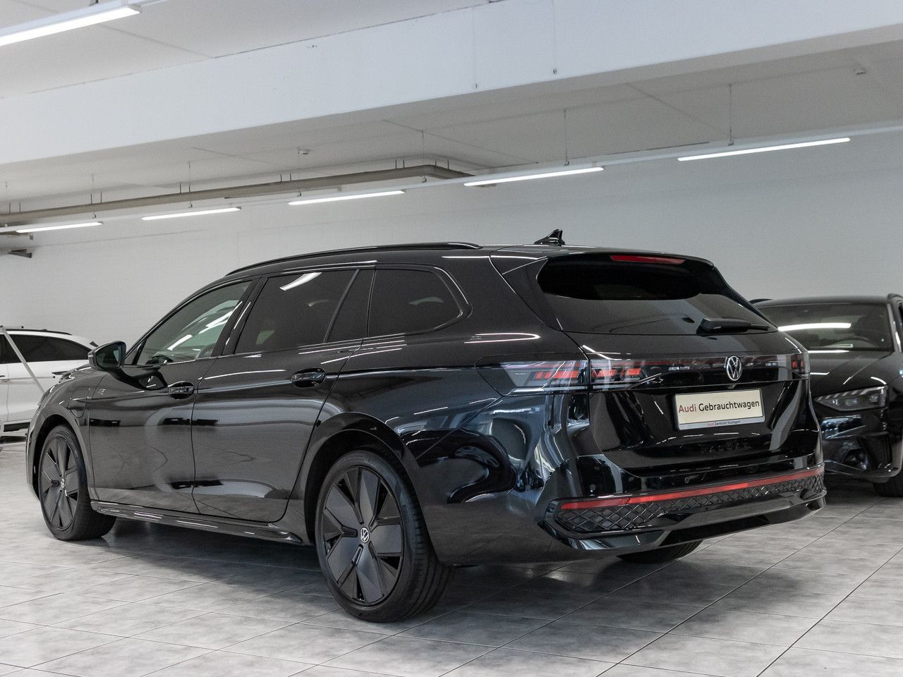 Volkswagen Passat Variant 1.5 TSI eHybrid R line Pano AHK foto 4