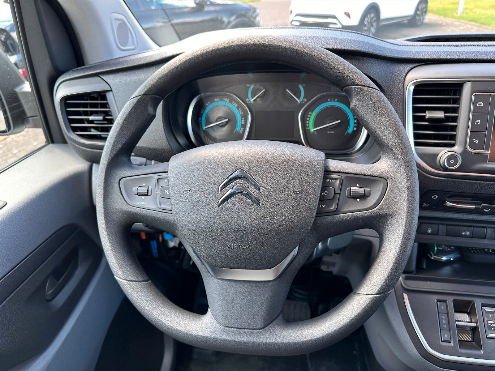 Fahrzeugabbildung Citroën e-Jumpy Kasten Club XL L3H1 75KWh