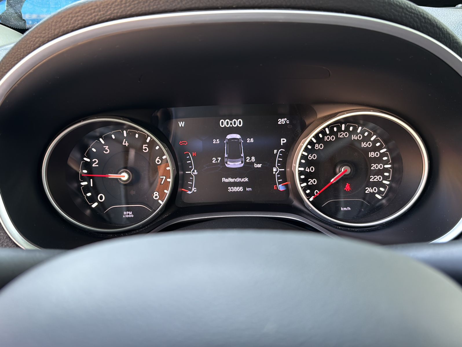 Fahrzeugabbildung Jeep Compass  1.3 T-GDI I4 110kW Limited DCT
