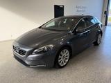 Volvo V40 D2 Momentum Panorama Xenon AHK - gebrauchte Volvo V40 aus dem Jahr 2012