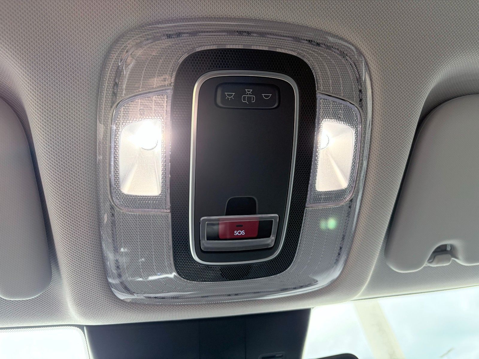 Fahrzeugabbildung Hyundai Kona 1.6 GDI Trend KlimaA,LED,Navi,SHZ,el.Heck