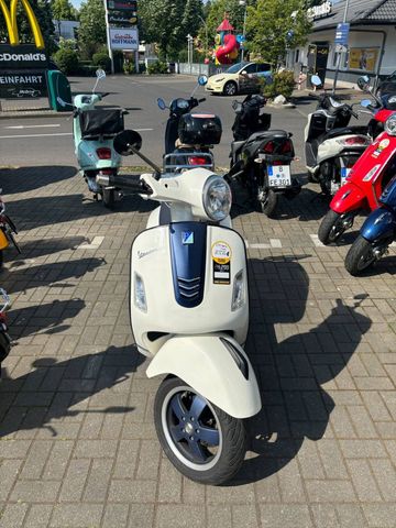 Vespa GTS 125 YACHT CLUB limitiert