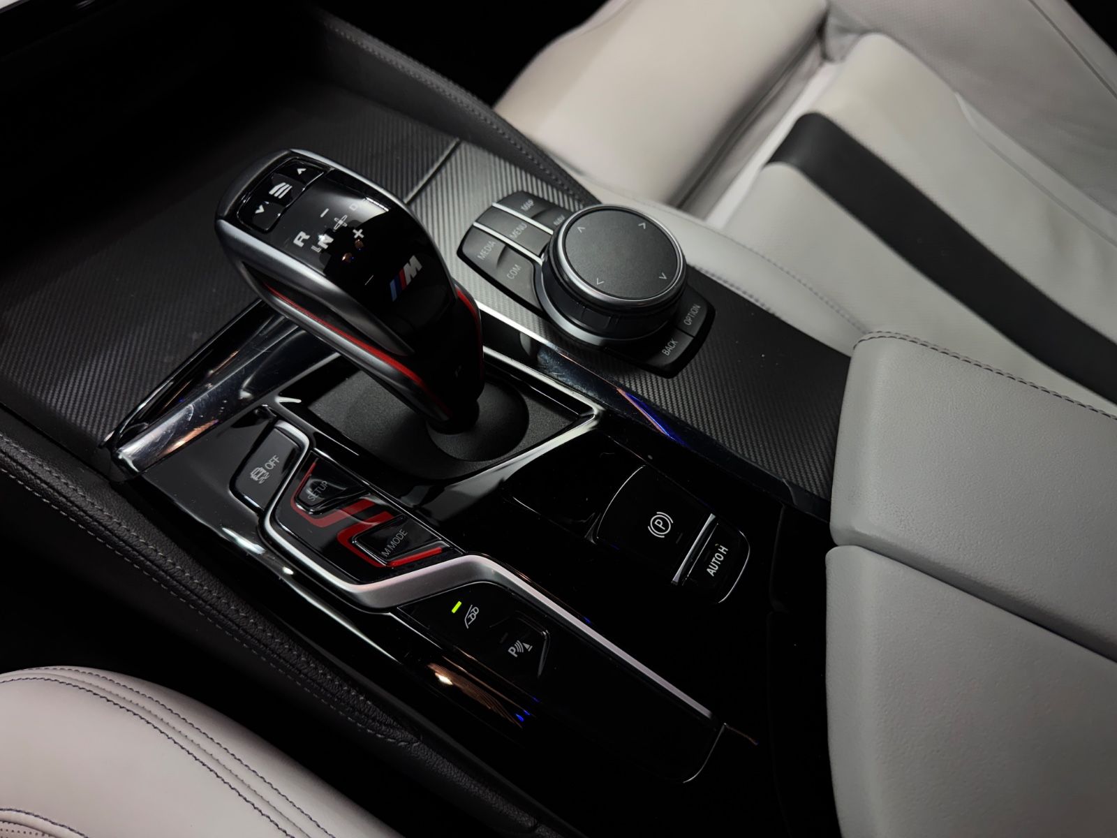 Fahrzeugabbildung BMW M5 Limousine Competition|KERAMIK|HEAD-UP|