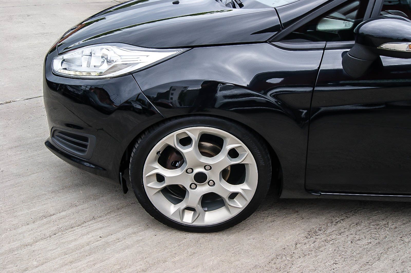 Fahrzeugabbildung Ford Fiesta 10 SYNC Edition SPORTFAHRWERK 17-ZOLL