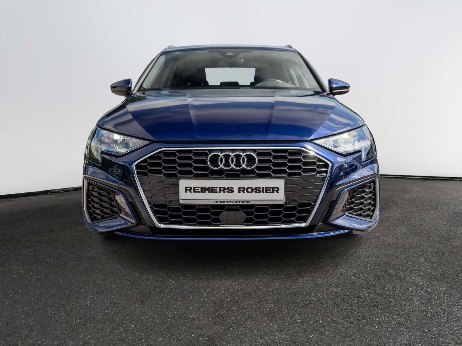 Audi A3 Sportback S line 30 TFSI imagem 3