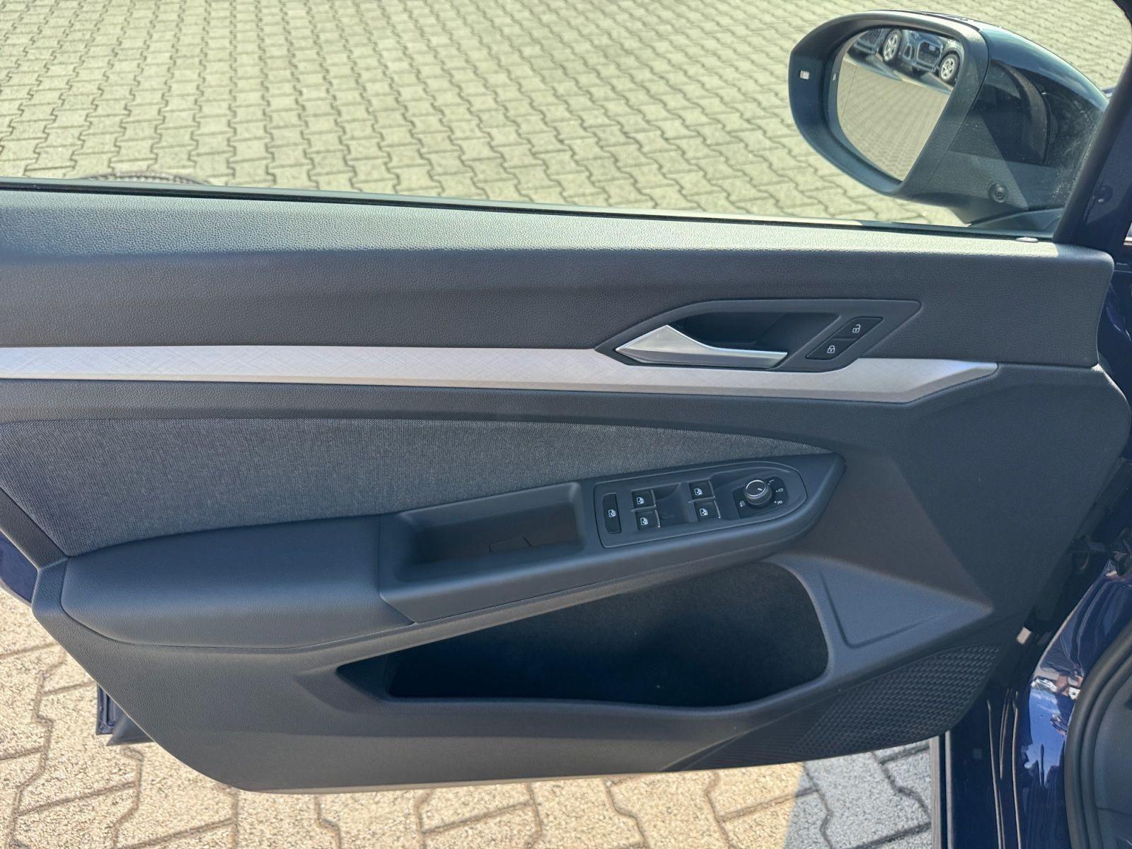 Volkswagen Golf VIII Variant Life 1.5 eTSI DSG, LED/ACC/STH, миниатюра 15