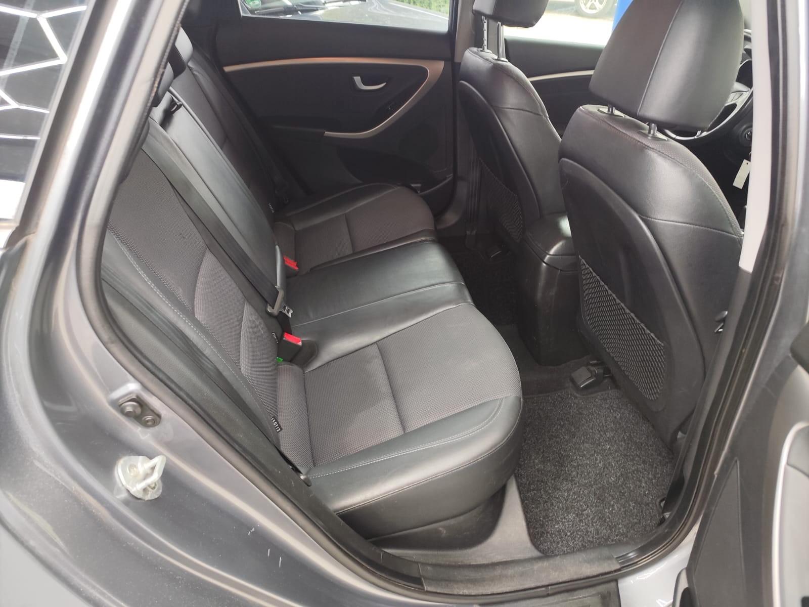 Hyundai i30 2012 — photo 22