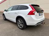 Volvo V60 D3 Cross Country Pro  - NAVI+LEDER+XENON+AHK - gebrauchte Volvo V60 Cross Country aus dem Jahr 2017