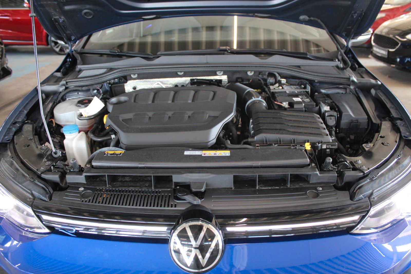Fahrzeugabbildung Volkswagen Golf R DSG 4MOTION IQ Light Pano Performance Pak