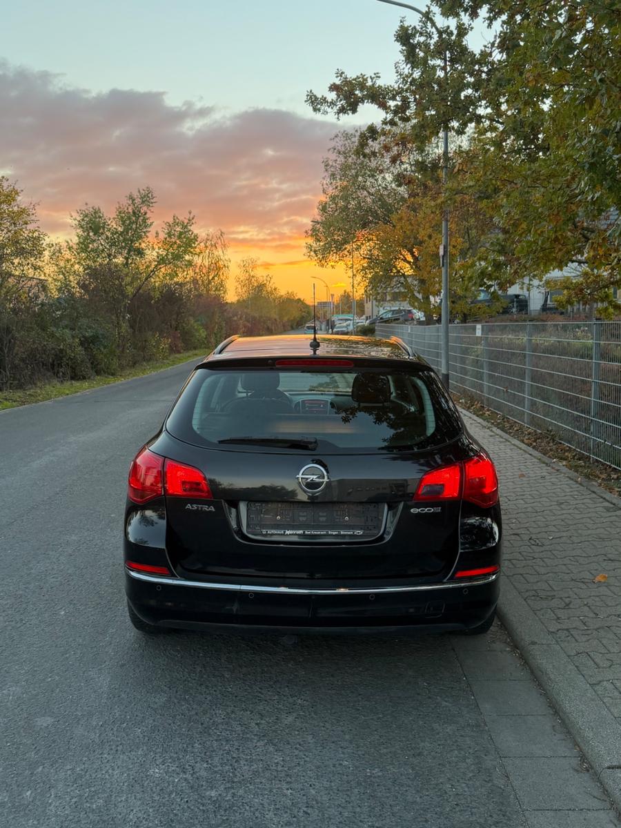 Opel Astra 2014 — photo 5