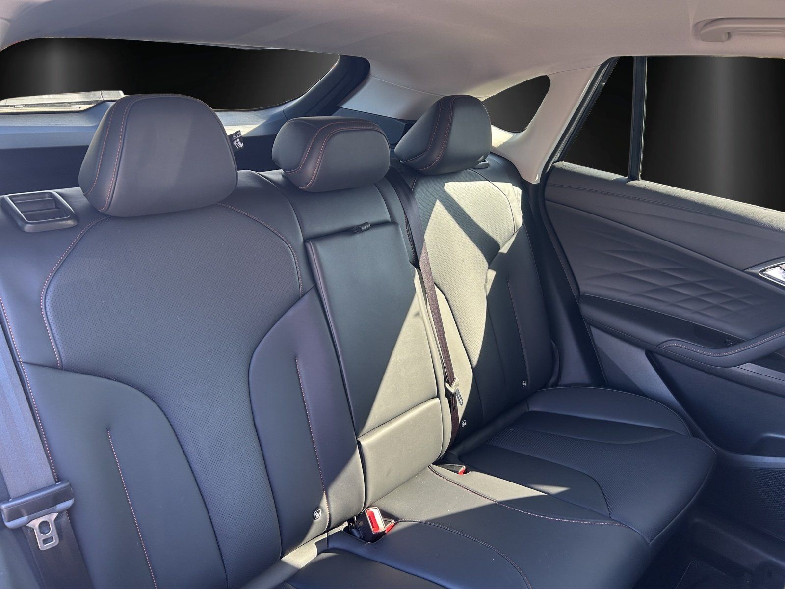 Fahrzeugabbildung MG MG HS Luxury AT