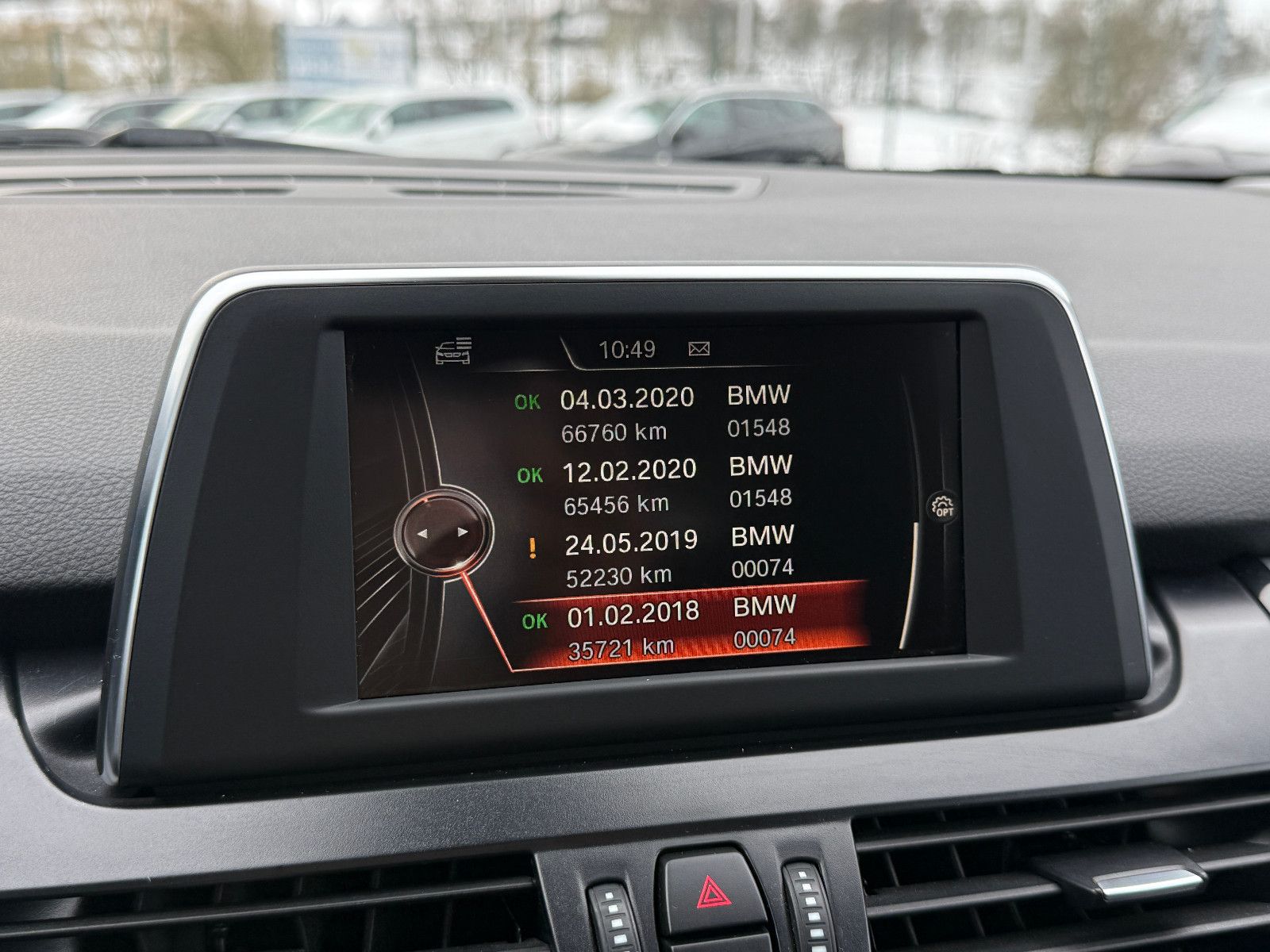 Fahrzeugabbildung BMW 218i Gran Tourer Advantage Aut AHK GRA PDC SHZ