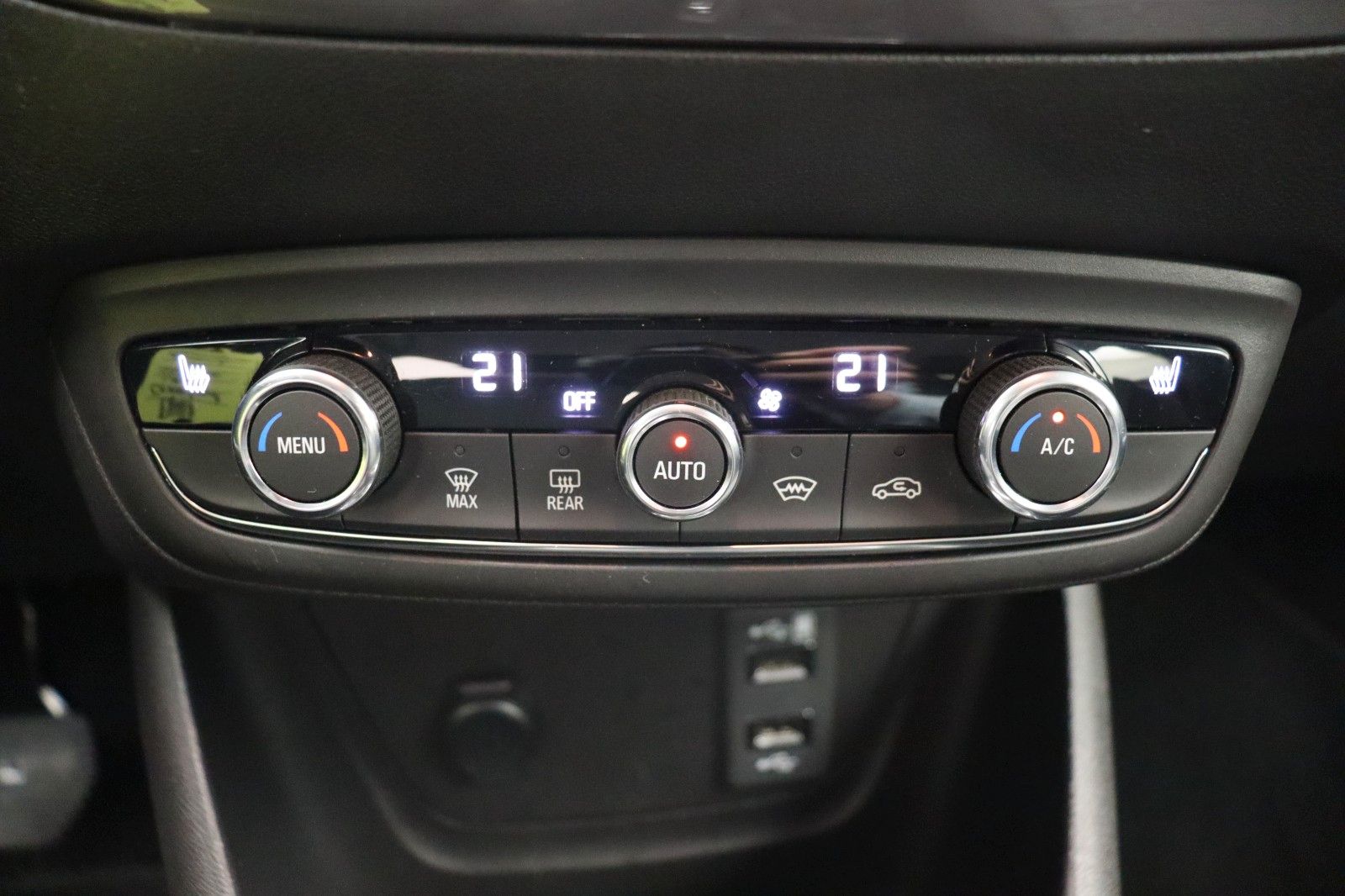 Fahrzeugabbildung Opel Crossland 1.2 Elegance