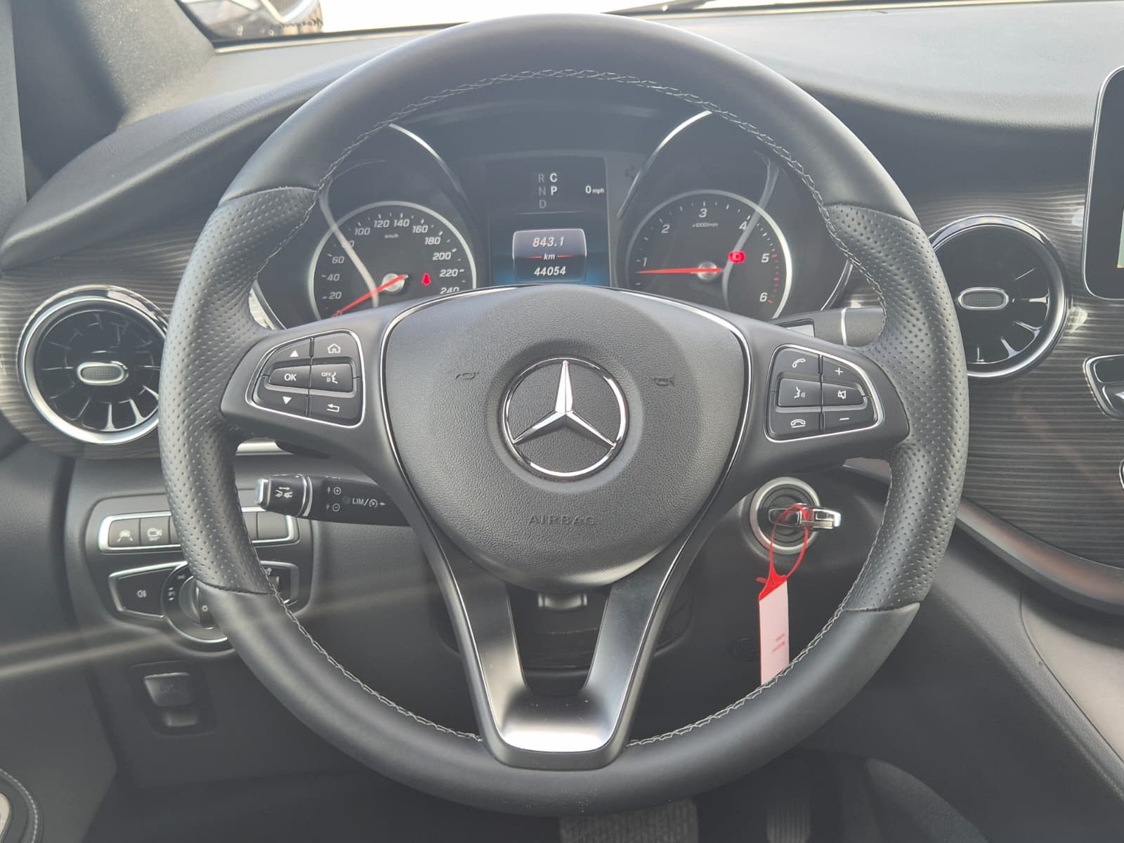 Fahrzeugabbildung Mercedes-Benz V 250 d AVANTGARDE extralang LEDER*LED*BUR*DISTR