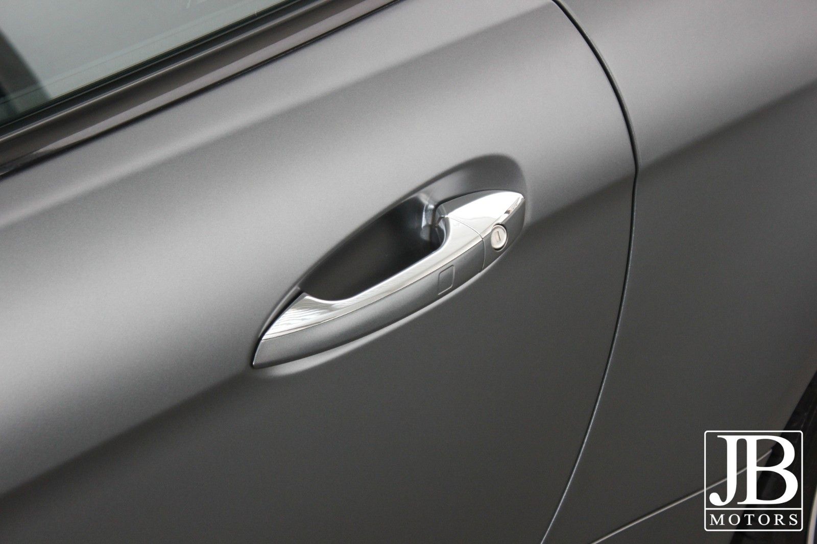 Fahrzeugabbildung Mercedes-Benz SL 63 AMG Designo Bang & Olufsen Junge Sterne