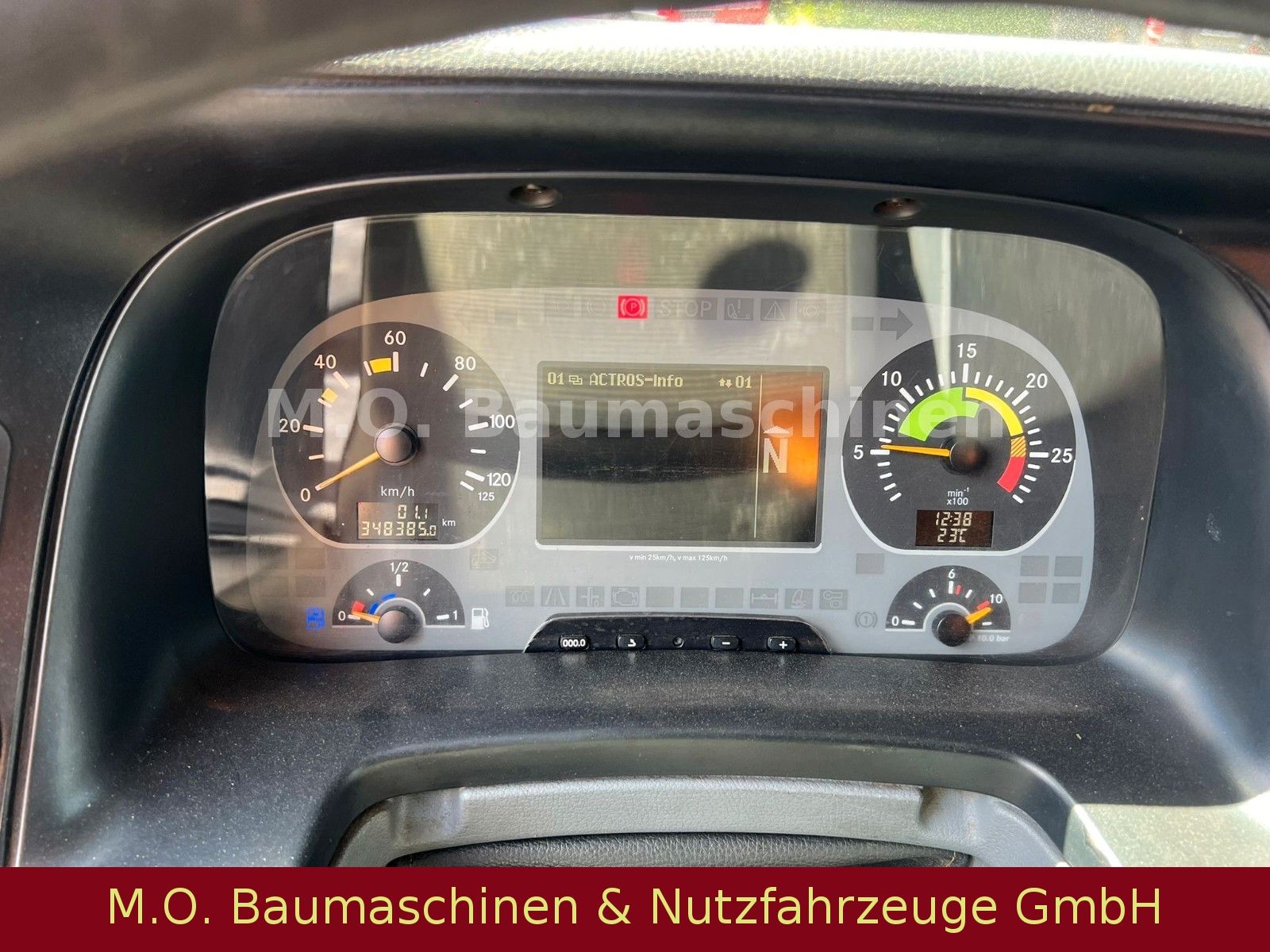 Fahrzeugabbildung Mercedes-Benz Actros 2636/Euro 5/6x4/12,6 m³ Leistikow / Uraca